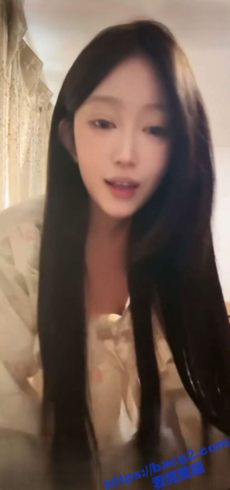 抖音极品美女直播漏奶相关图片