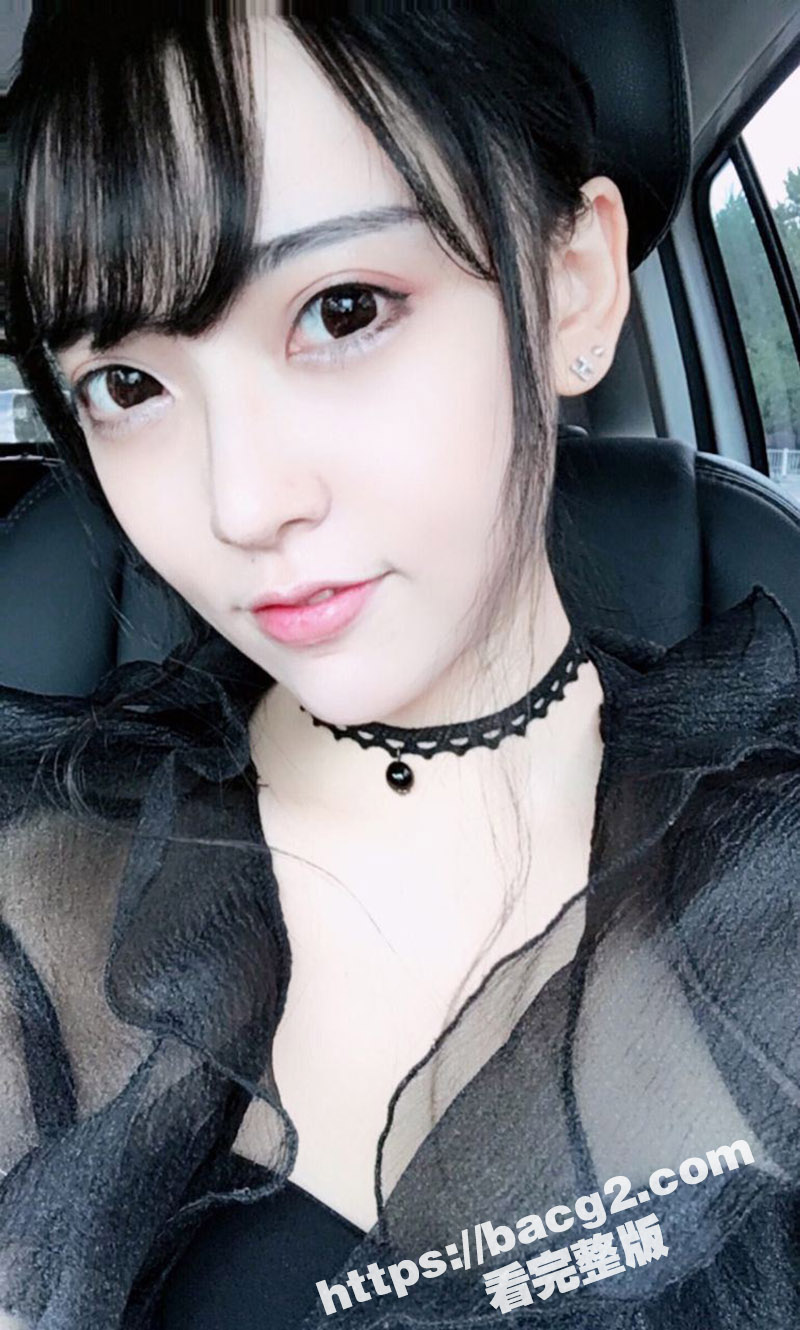 高颜值大眼学生妹  相关图片