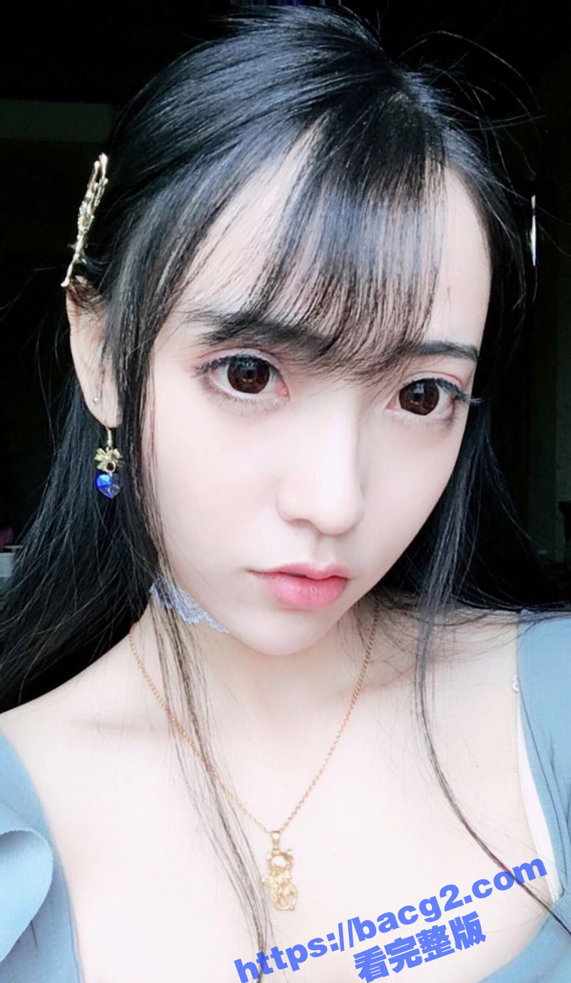 高颜值大眼学生妹  相关图片