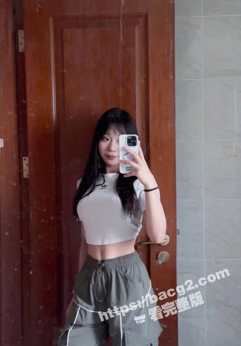 海角乱伦大神 小飞象 记录04年妹妹被我初次颜射！