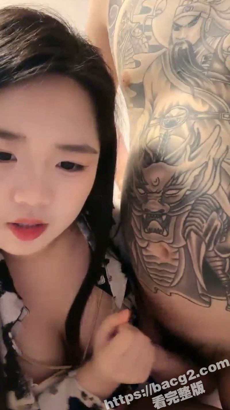 长相甜美满是纹背的精相关图片