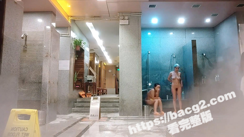 国内洗浴中心偷拍流出 女子澡堂裸体春光暴露无疑 形色各异的奶子看得真得劲儿！