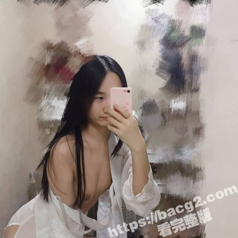 反差眼镜婊女大学生 相关图片
