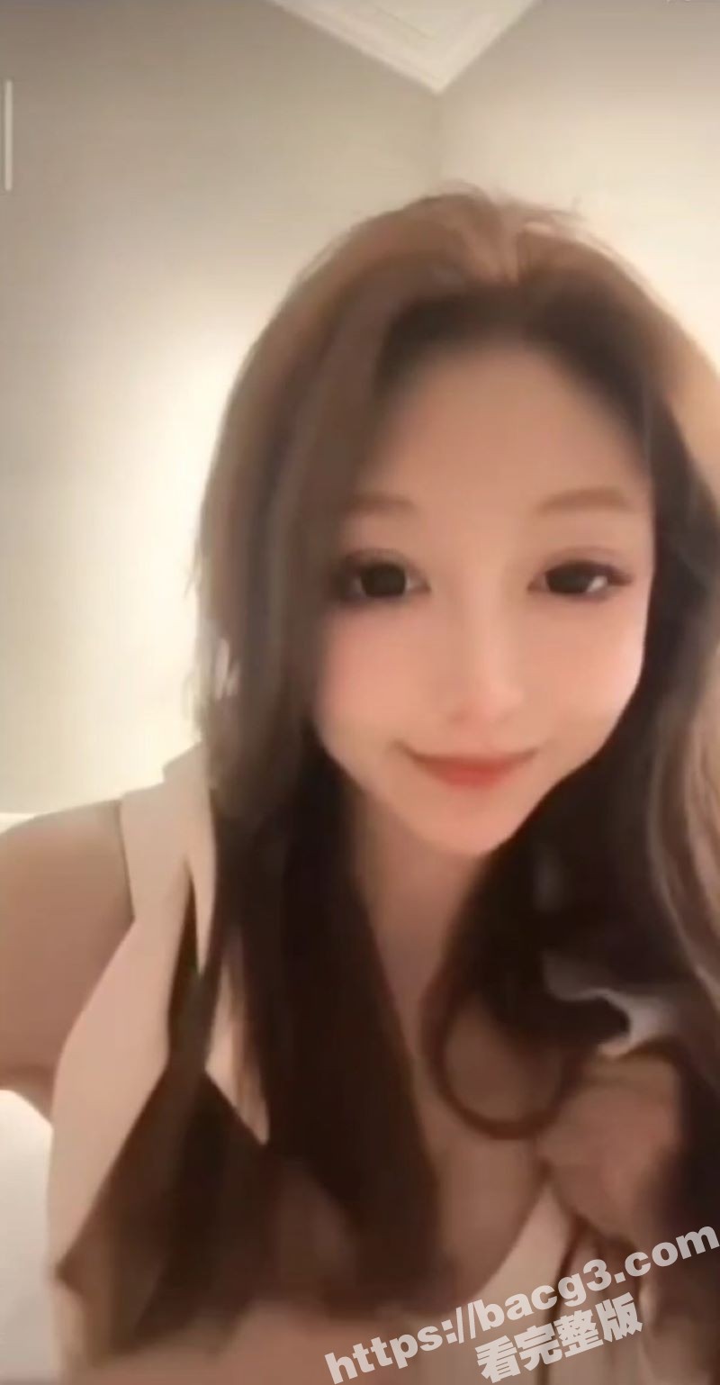 抖音网红直播走光合集相关图片