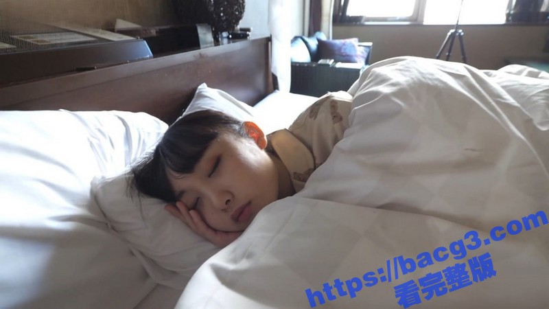 超极品翘臀妙龄美少女酒店援交 粉嫩紧致的小穴一摸就出水 无套中出内射 满满的撸点！