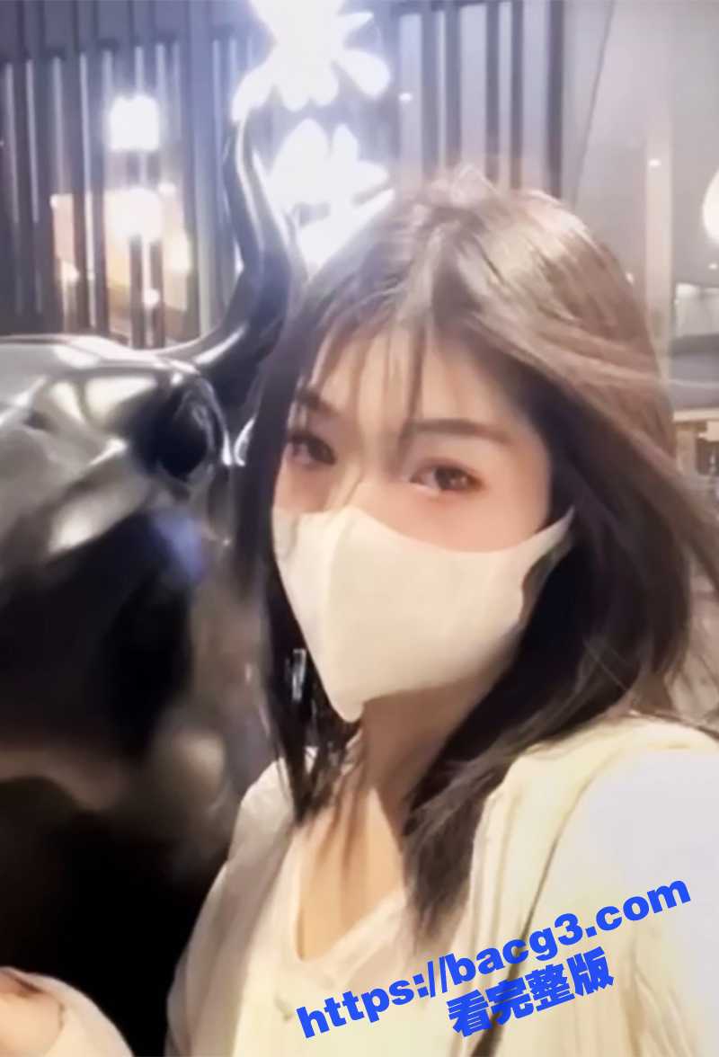 四位美女裸足玩弄小哥相关图片