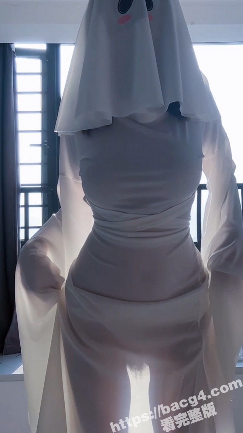 极品巨乳反差婊 阿薰相关图片
