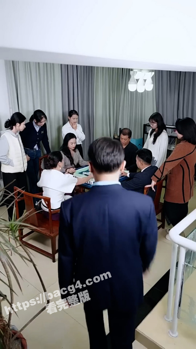 每日短剧《退休后怦然相关图片