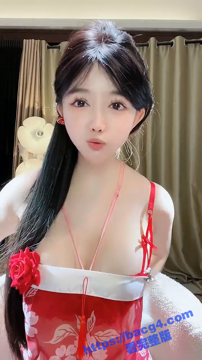 古典国风女神 安安妞 为了金钱转战黄播 大红透明吊带包不住白嫩酥胸 全身涂抹牛奶大跳诱人骚舞