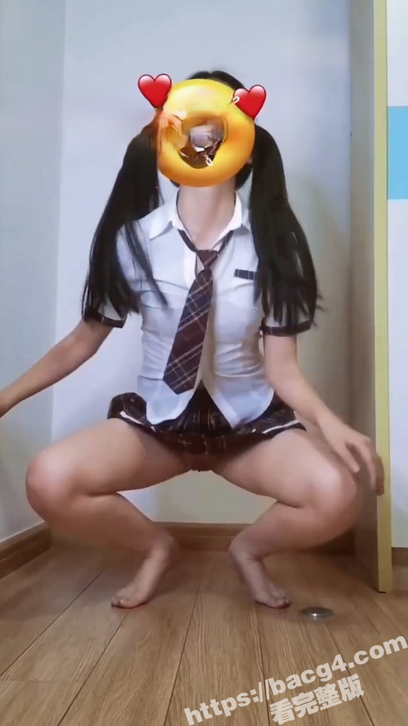 抖音风嫩妹 7酱 为了完成主人的任务 各种公共场合裸奔 假屌抽插粉嫩小穴 骚的可怕！