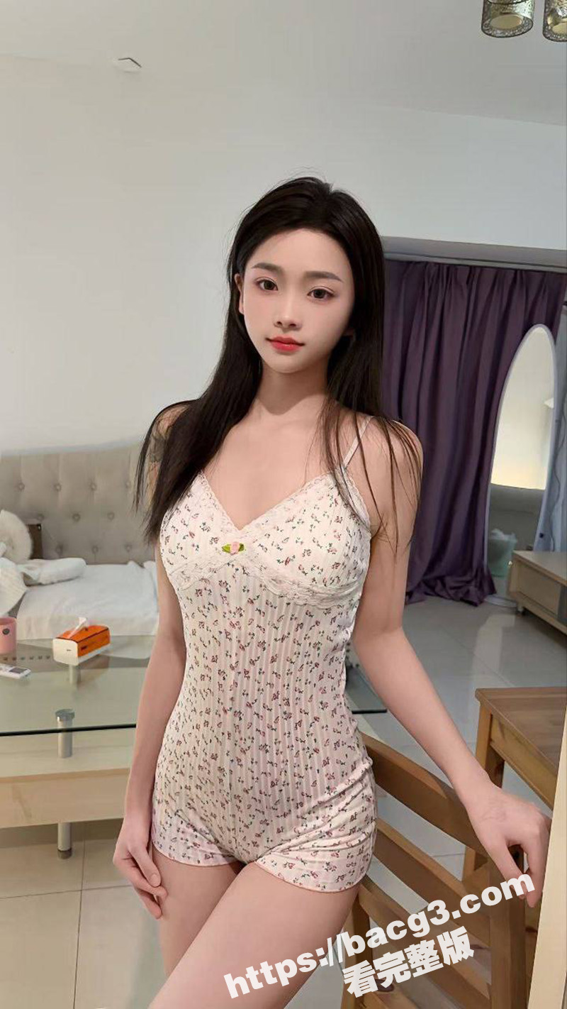 极品00后学生妹 居家自慰视频流出 身材性感白嫩 罕见的粉穴嫩乳 娇喘揉搓满脸通红