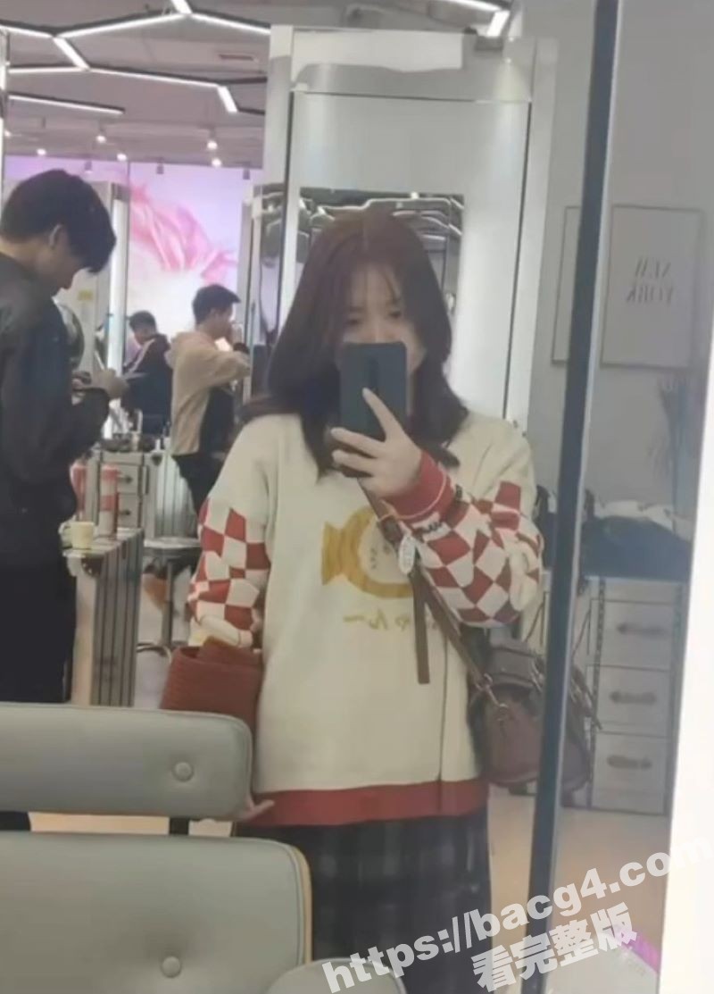 微胖反差妹 周依依 相关图片