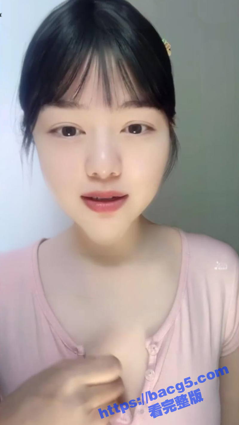 大眼美女陪金主视频玩飞机杯 骚话勾引撸射 看到大屌兴奋至极！骚鸡肯定是臭鸡巴吃少了 一副没见过世面的样子！
