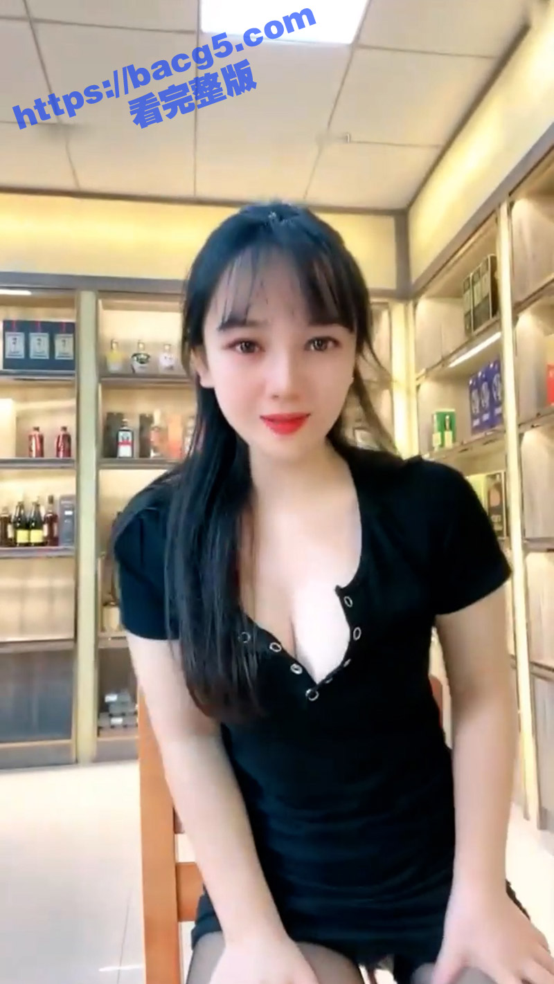 烟草店巨乳老板娘生意不好下海黄播 粉嫩小穴揉搓自慰淫水喷得店里到处都是 实在太刺激了！