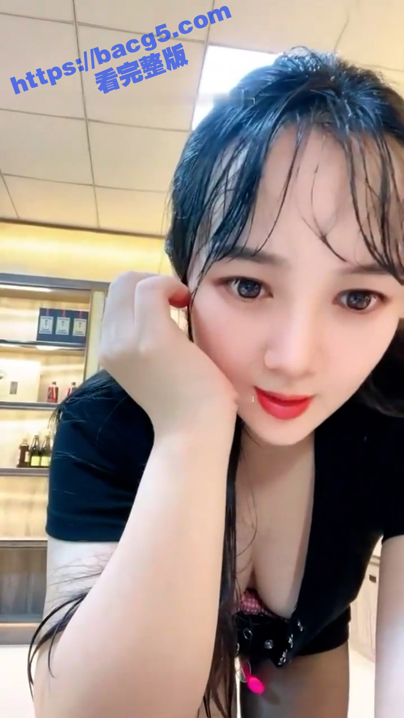 烟草店巨乳老板娘生意相关图片