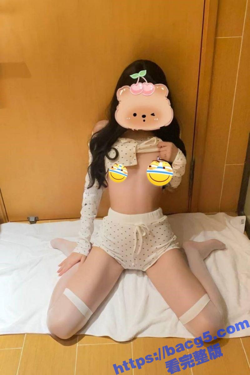 推特极品福利姬 小鱼相关图片
