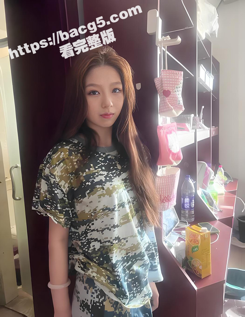 军训勾引教官！大一新生清纯学妹 胡晓研 反差学生妹送穴上门 被教官后入狂操视频流出
