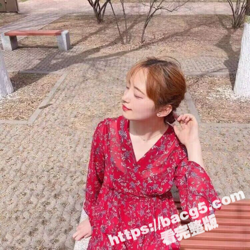 昆明新婚小少妇 李歆洁 高颜值人妻被调教成听话母狗 露脸口交最后被颜射 十分的风骚