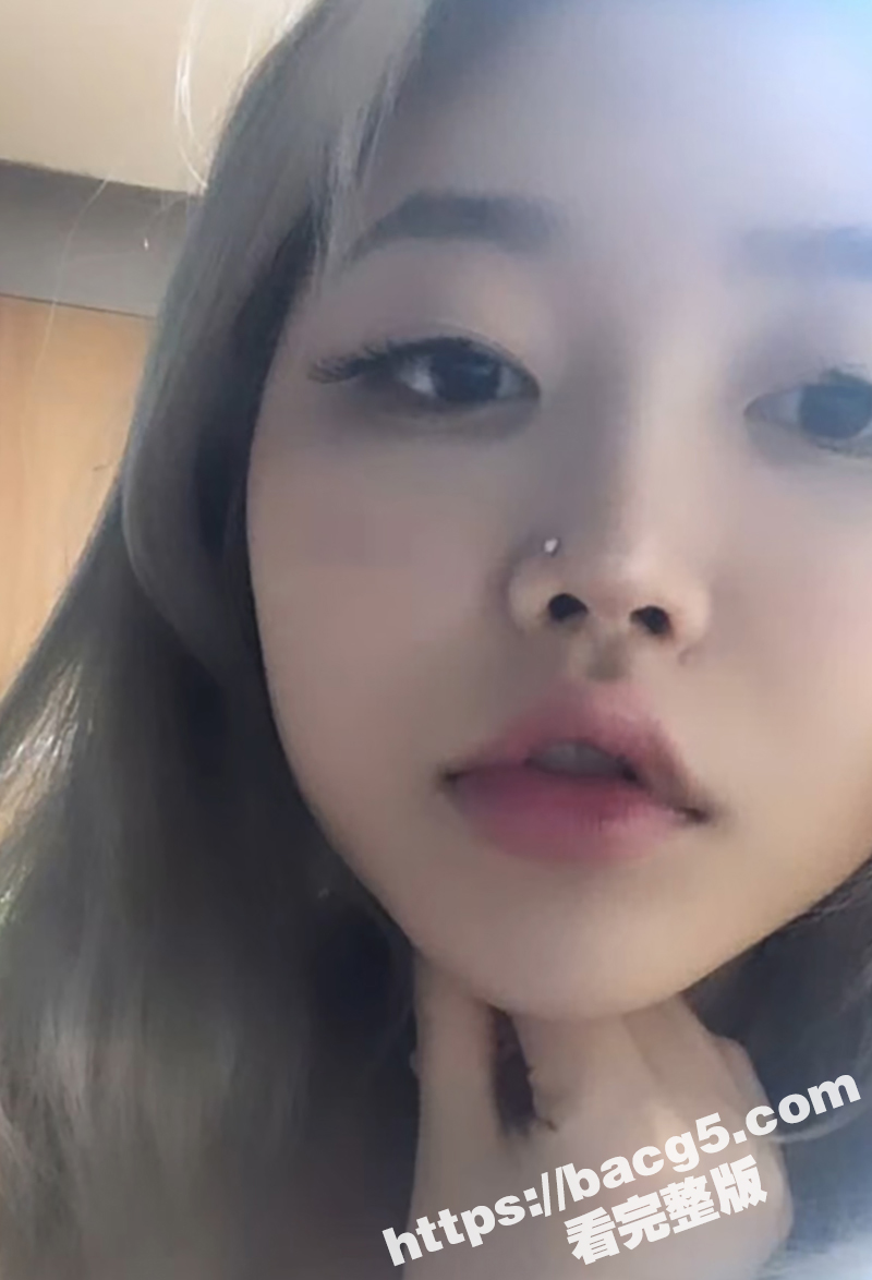 知名混血网红反差女 相关图片