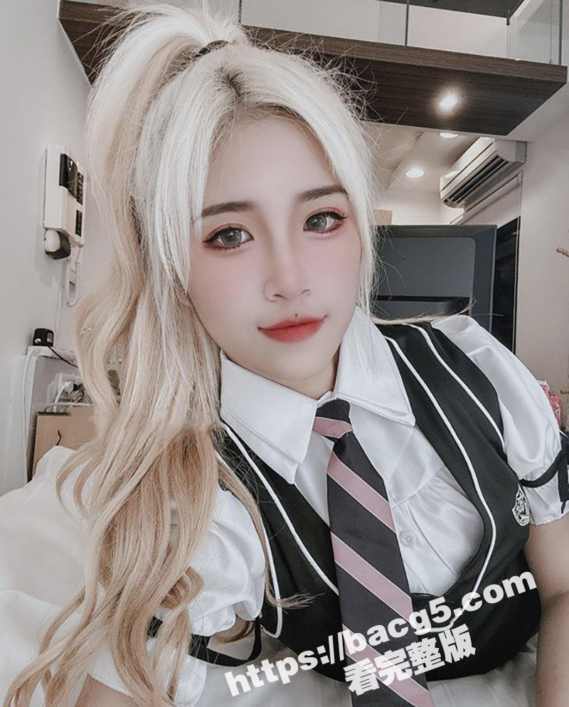 高颜值学生妹 林宝慧 三点粉嫩的极品尤物 为买名牌包自拍裸舞诱惑金主 结果视频残曝光售卖