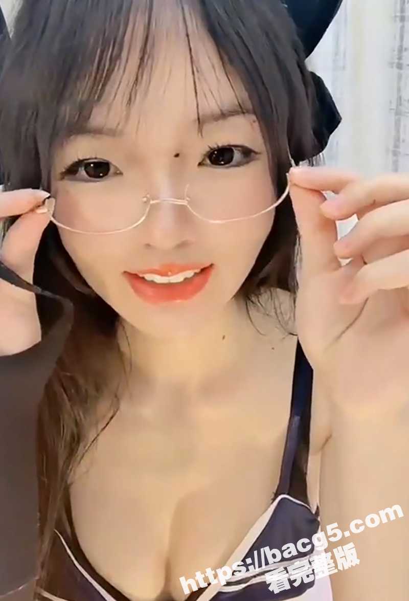大眼女神 小凌兔子 相关图片