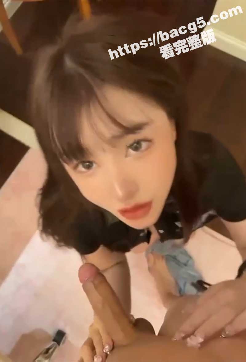 高人气外围女神 yooheejadeda 尽情展现她魂摄魄魅力 乳交吸屌花样玩法解锁 绝对让你欲火焚身！