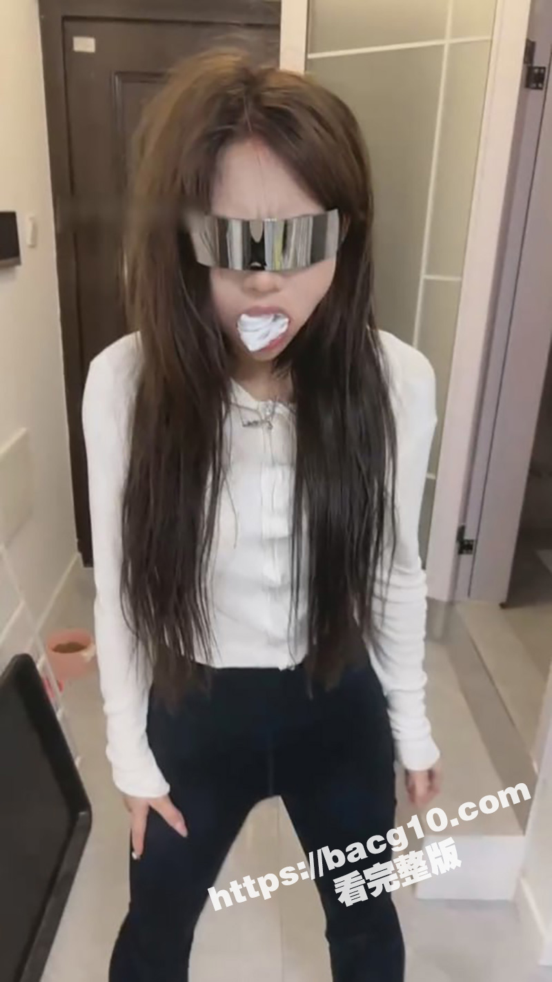 短发JK黑丝女王 调相关图片