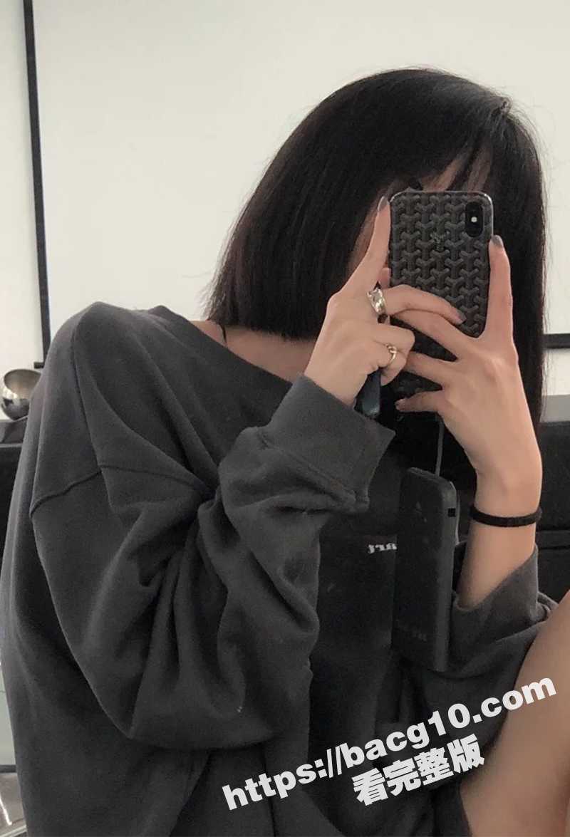 肥臀少女 panda_baby 插着肛塞健身 回家被炮友深喉口爆 用皮带栓脖凌辱！