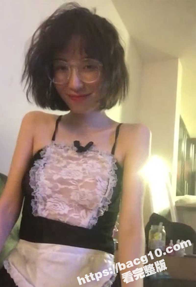 985反差眼镜妹 媛相关图片