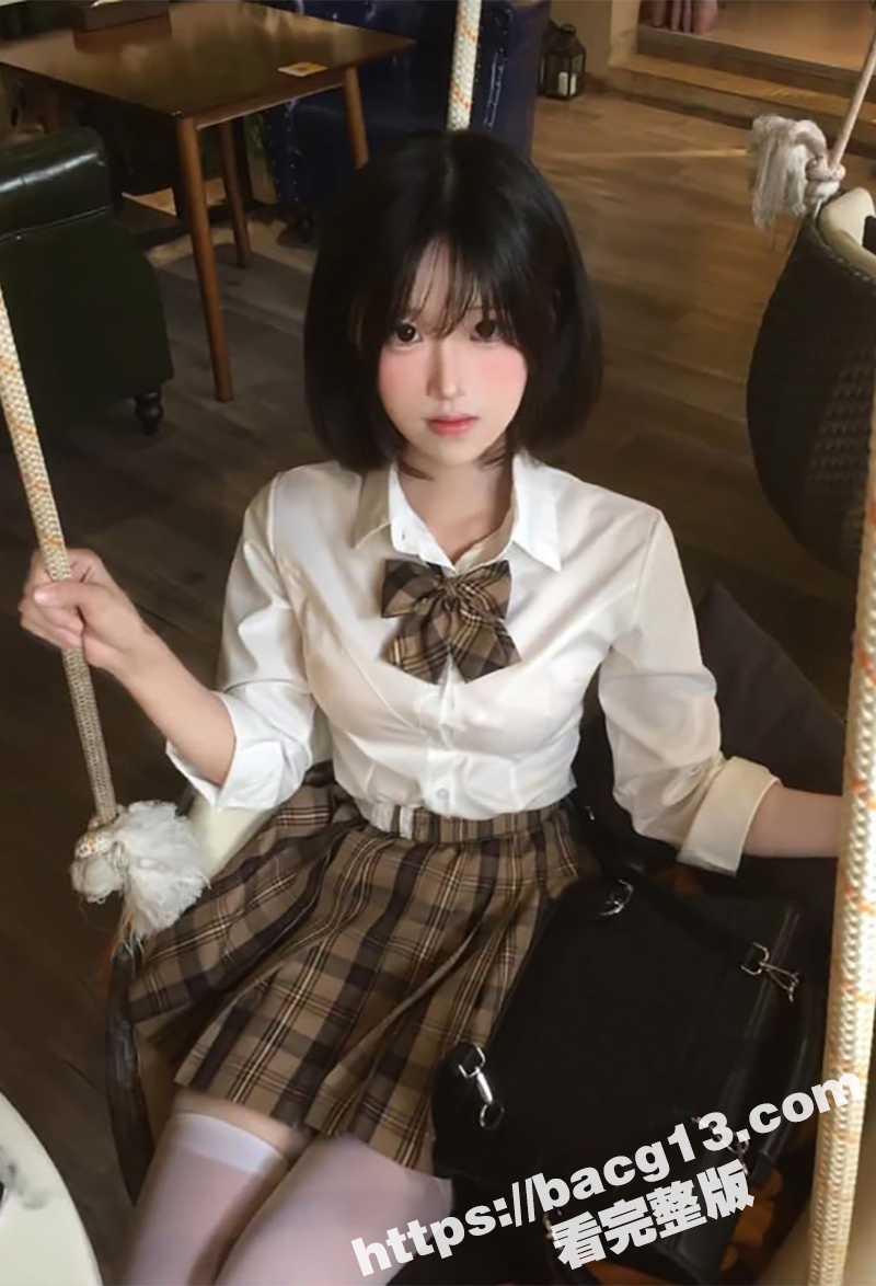 B站当红萝莉 丸具烧相关图片