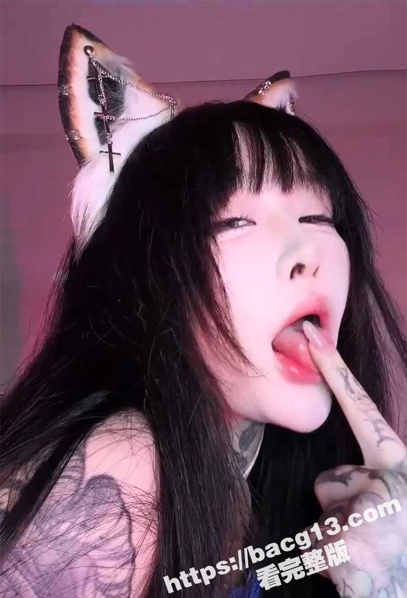 抖音颜值女神 九条南无 化身人体榨汁机 符文战士被炮机疯狂抽插 线上裸聊卖骚自慰抠穴