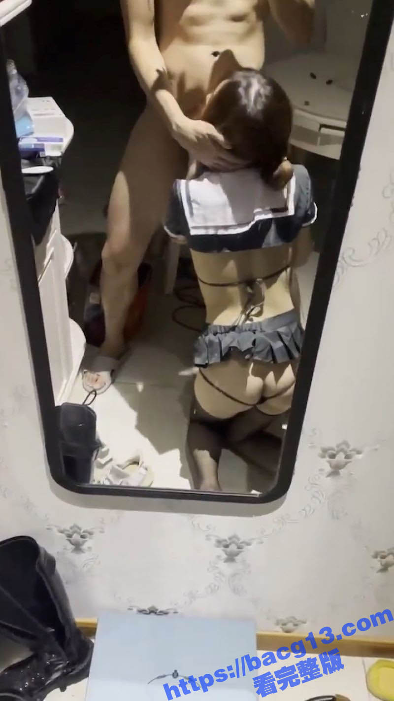 气质短发反差婊小姐姐相关图片