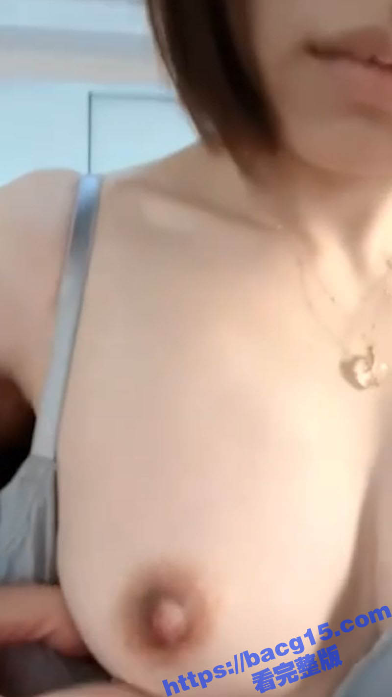 高颜值巨乳骚鸡 全裸相关图片