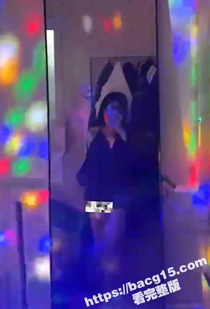 约炮极品纹身妹 微胖小骚货玩跪式口爆 奶子乱甩被无套干到连连尖叫！