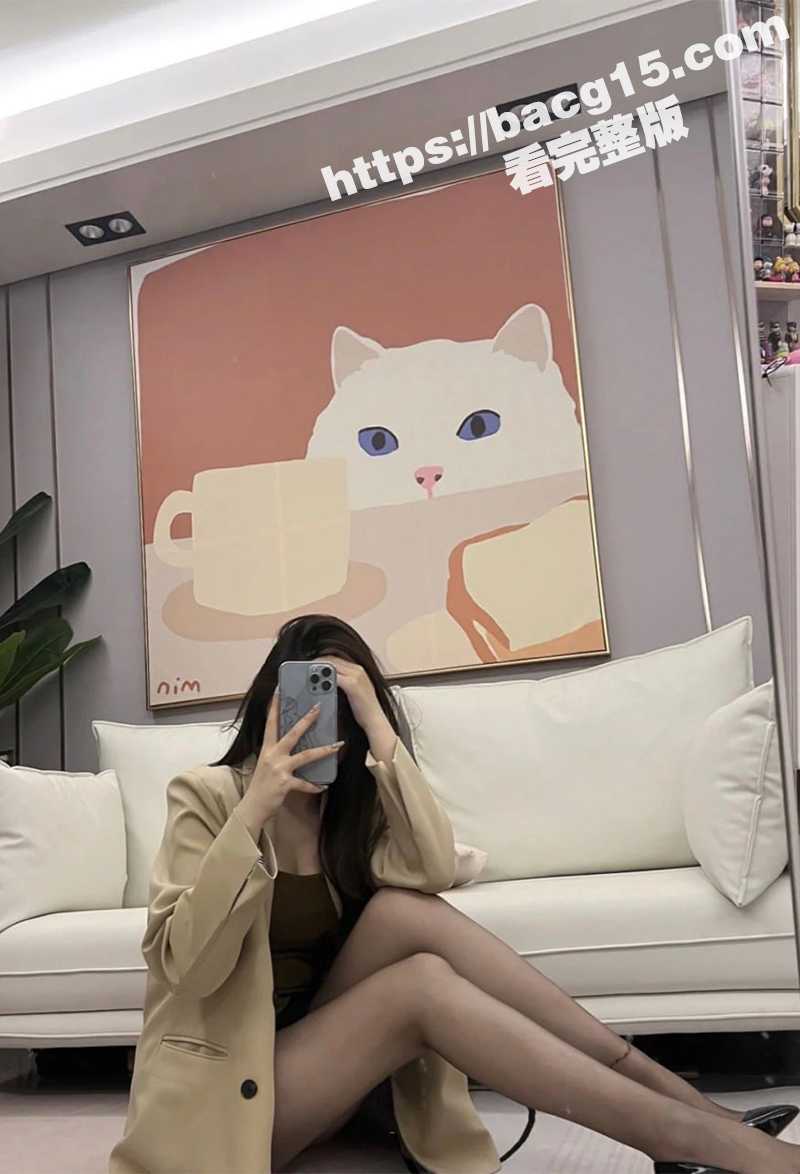 绿帽老公组淫趴献娇妻 群交视频合集 良家少妇沦为精盆遭轮奸 三洞齐开灌满兄弟滚烫浓精！