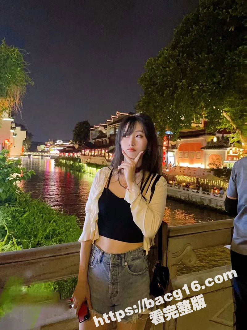 约啪大神 学生少女嫩妹系列 颜值清纯可爱小母狗 粉嫩白虎穴惨遭大屌抽插操到通红