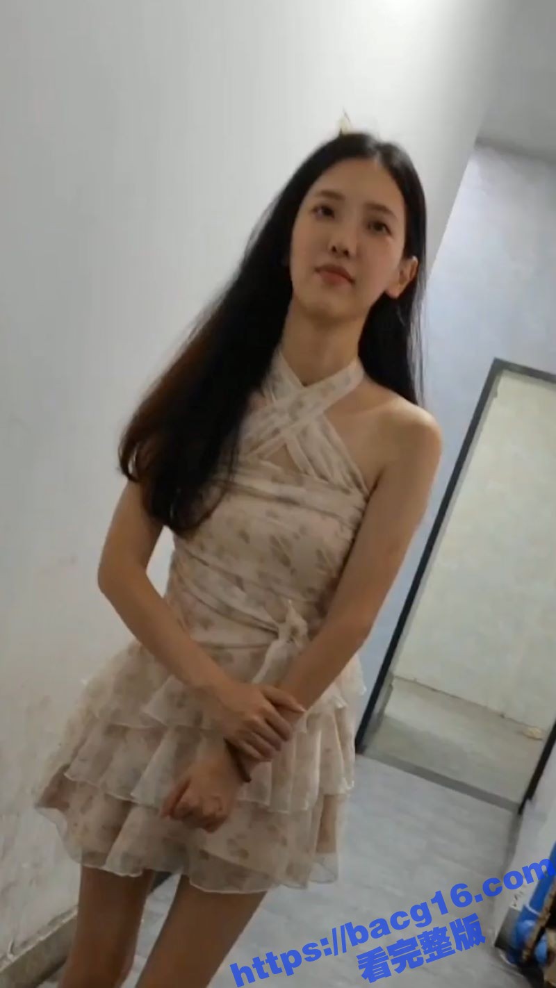 高质量厕所偷拍美女放相关图片