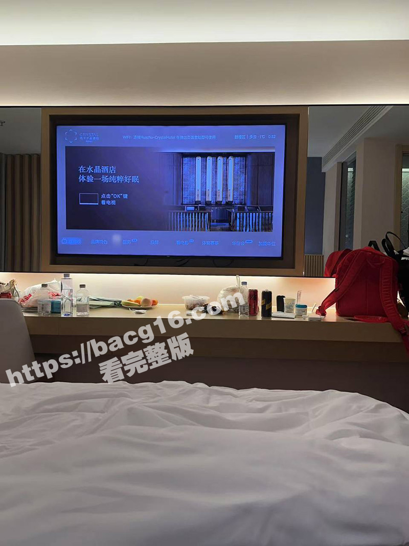 女友偷男友避孕套和情趣内衣远赴南京玩双飞！因报备照片让男友起疑心 群友化身福尔摩斯实锤女友出轨 酒店3P视频曝光