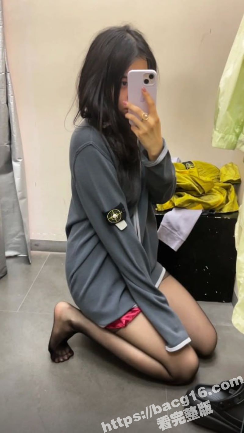 抖音百万粉丝网红 R相关图片
