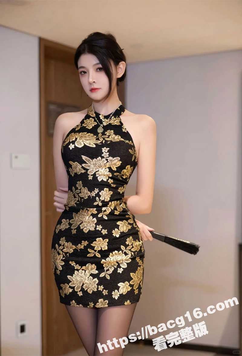 极品长腿女神 猫猫碎冰冰 最新作品 旗袍撕裆露骚穴 水晶假屌玩自慰 嘴穴同插喷淫尿