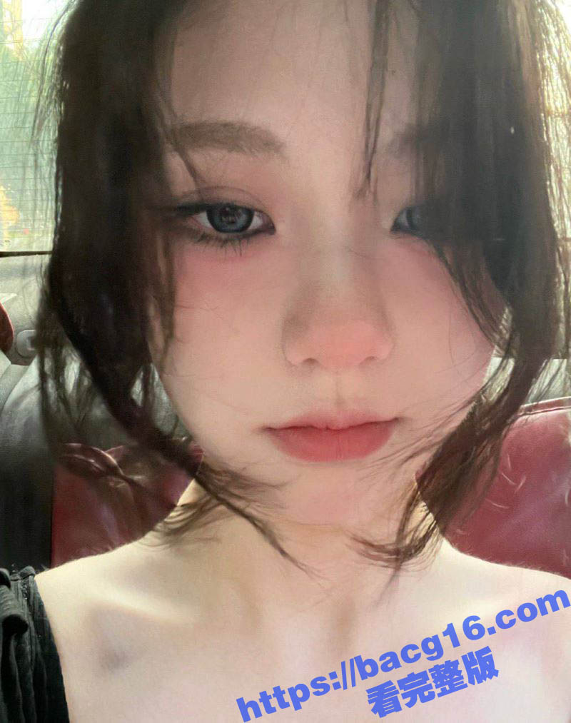 约炮极品萝莉 诱人小白兔晃动惹人眼 被炮友抓住双马尾后入 简直不要太爽！