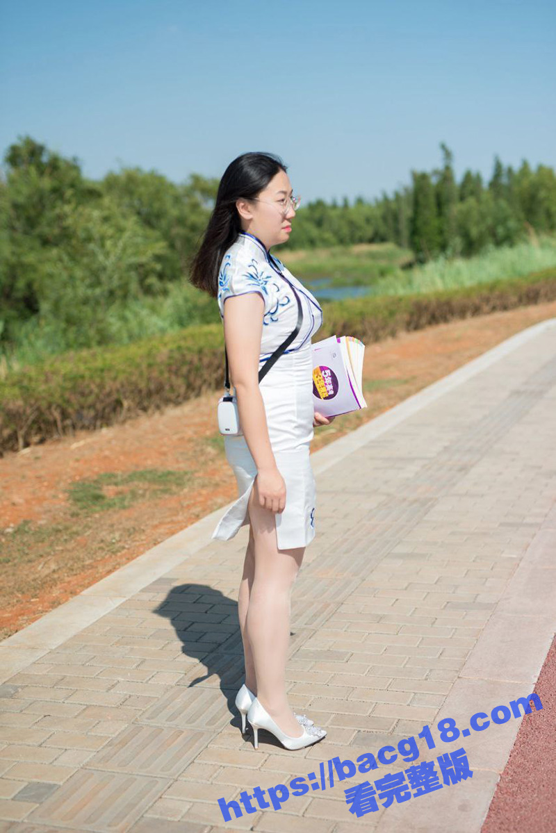 巨乳母狗老师 虎皮猫相关图片