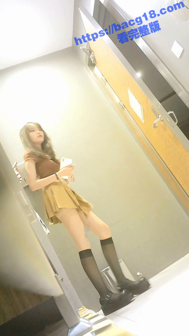 商场女厕偷拍视频流出相关图片