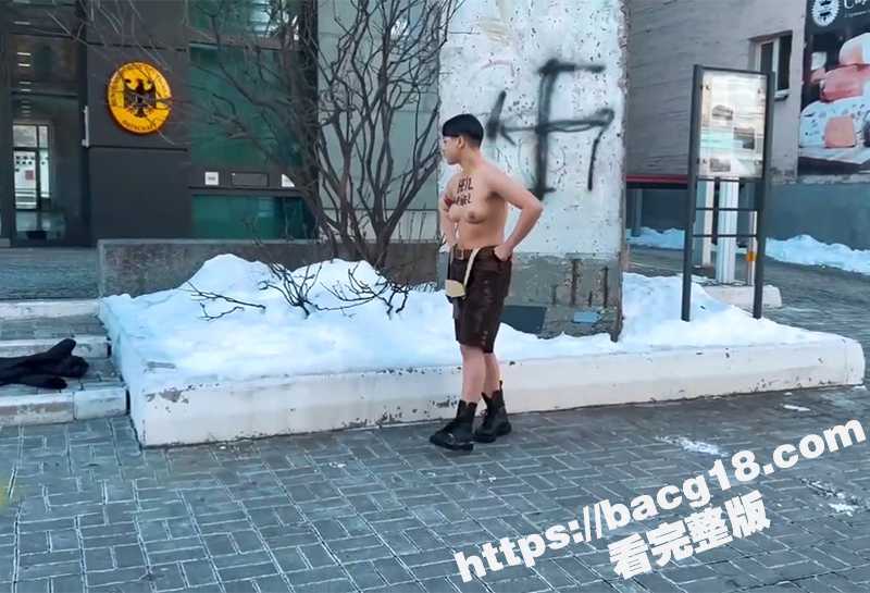 德国女子裸体cos希相关图片