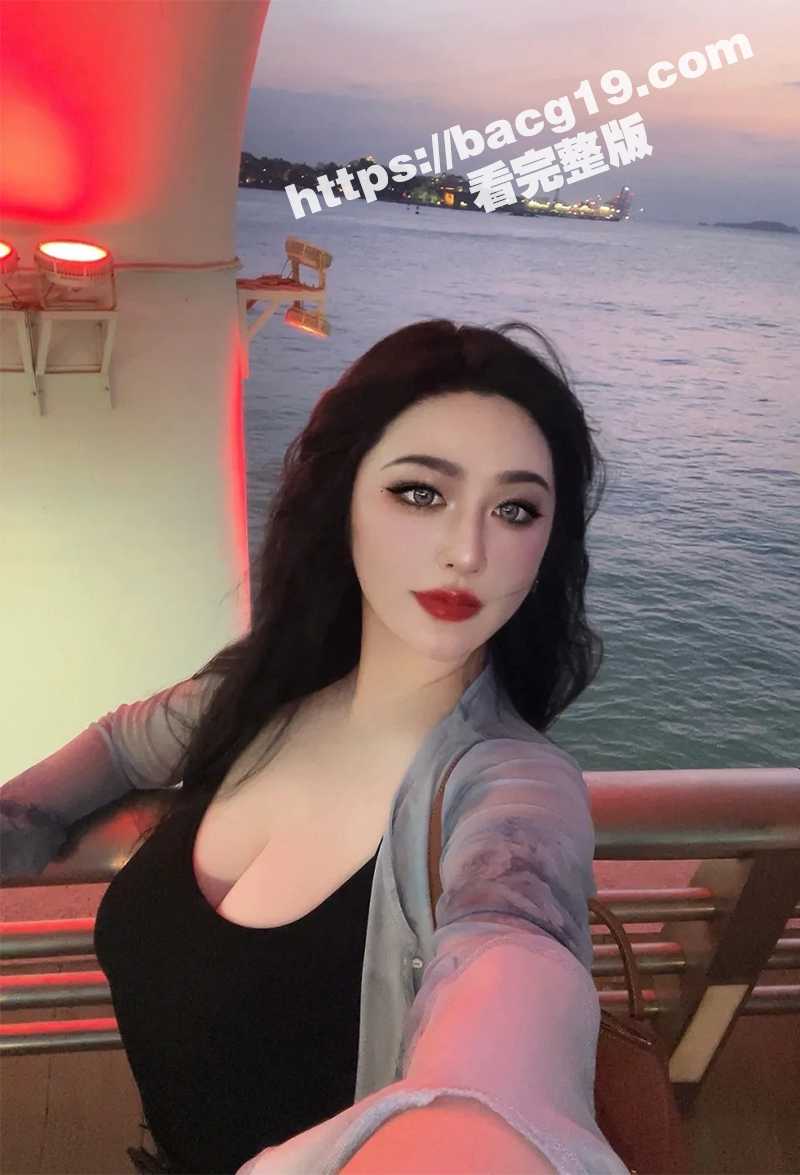 巨乳福利姬 家有e妻相关图片