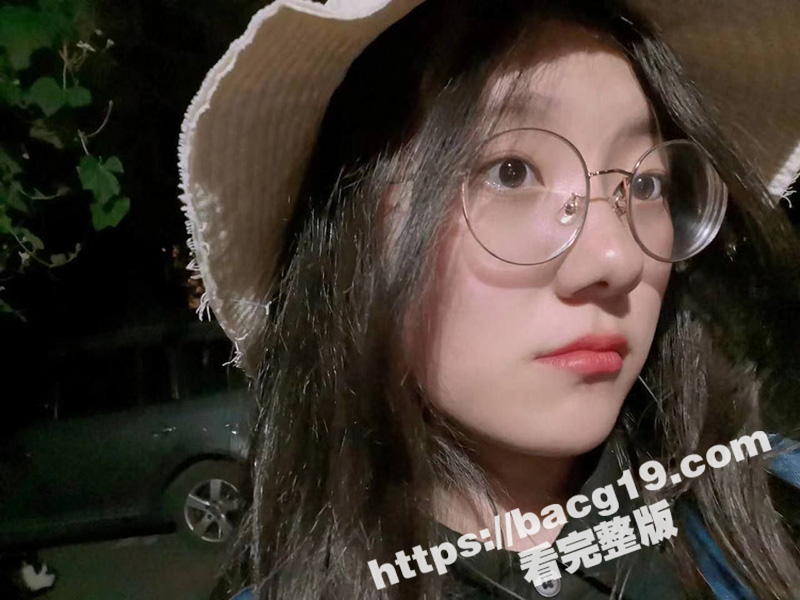 极品身材眼镜妹 被男相关图片