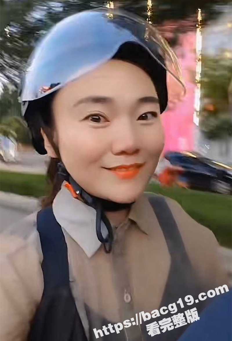 山东胶州金色家园理发店老板 玩弄丰腴少妇 无套后入猛操肥穴 少妇高喊：都顶到子宫了