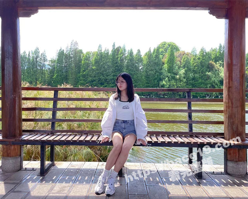 福建反差骚幼师 颜思妤 第二弹 表面上清纯眼镜妹 私下却是精盆公交车 到处聊骚约炮