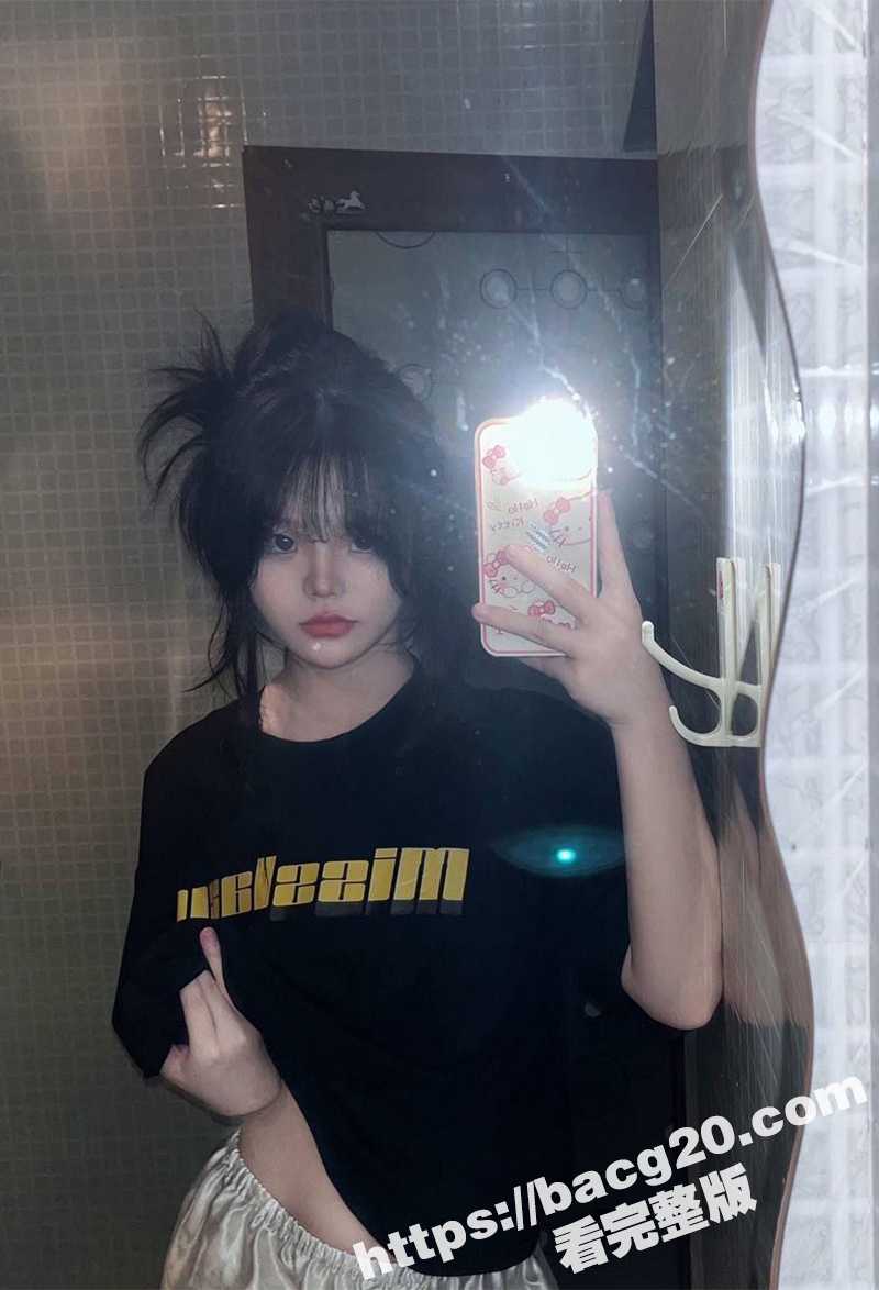 瓜友投稿！爆光大奶女相关图片