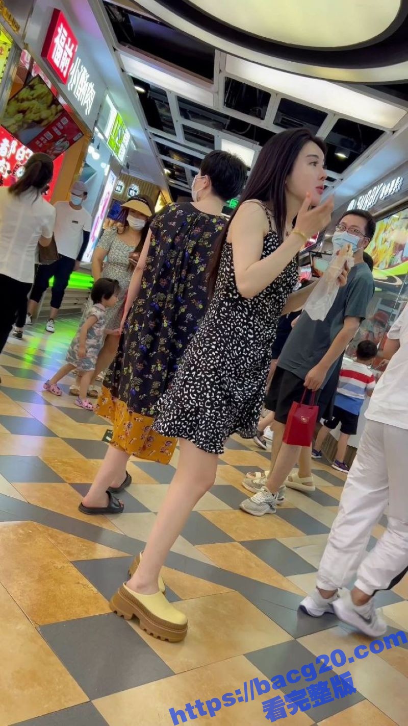 深圳最新抄底偷拍合集相关图片